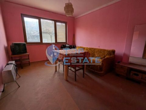 Top Estate Real Estate offers you a two-bedroom brick apartment located on a communicative street in Garata district, town of Gorna Oryahovitsa, Veliko Tarnovo region. The property is located on the second floor of a three-storey residential building...