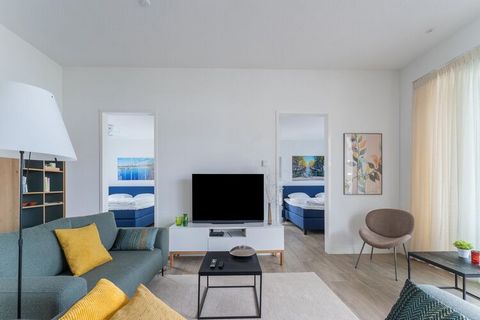 Naast een fantastische locatie heeft deze prachtige watervilla moderne faciliteiten zoals een privéterras, gedeeltelijk omheinde tuin en barbecue. Het maakt gebruik van zonne-energie en je kunt er comfortabel verblijven met familie of vrienden. Er is...