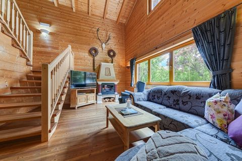 Paradis de vacances dans ce qui est probablement la vallée la plus active du monde : Vivez votre propre magie de cabane estivale dans votre propre chalet XXL confortable au milieu de Fügen, près du Spieljochbahn (550 m d'altitude). Vous êtes chaleure...