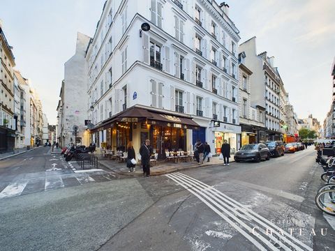 Nous vous proposons au coeur du MARAIS ce très beau local commercial A CEDER à proximité de la rue du Temple et de la rue des Archives. D'une superficie totale de 132m2, il se compose d'une surface au rez-de-chaussée de 62m2 de plain pied avec point ...