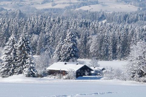 Granja y casa ecológica de Oberallgäu, con árboles centenarios, biotopo y estanque, cerca de la reserva natural de la UE con lago. Sala de bienestar con agua de manantial.