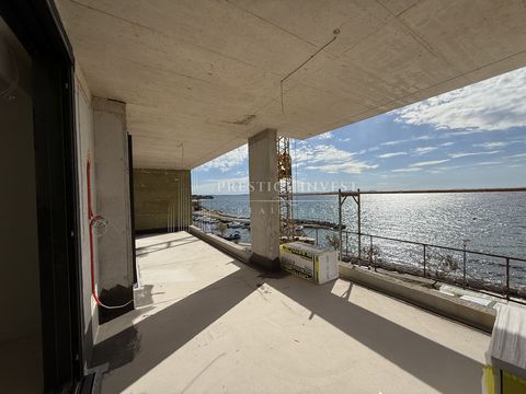 Location: Zadarska županija, Nin, Zaton. Luxus-Penthouse S4 mit Dachterrasse und Meerblick Wir präsentieren Ihnen das exklusive Penthouse S4 im obersten Stockwerk eines modernen Gebäudes, das eine einzigartige Mischung aus Eleganz, Großzügigkeit und ...