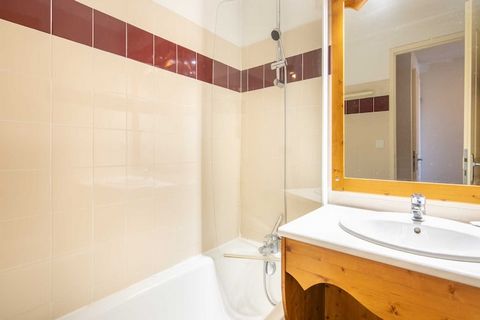 Luminoso e accogliente appartamento, questa casa vacanze nel cuore delle Alpi è ideale per un massimo di quattro persone. Dotata di una camera da letto, offre una disposizione accogliente ed efficiente, perfetta per coppie o piccole famiglie. Il balc...