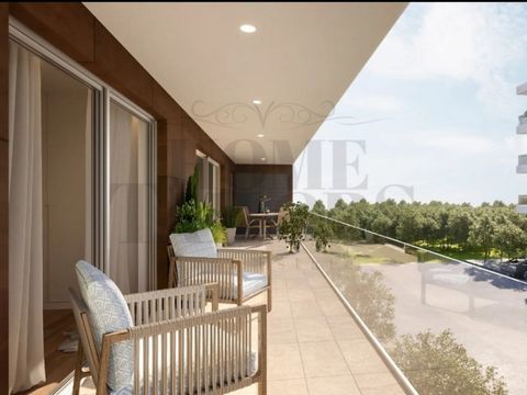 Esta fabulosa Penthouse tem acesso de elevador ao andar de convívio, este situa-se no último piso. Neste último piso encontramos a cozinha em open space, lavandaria, sala de jantar, sala de estar e um terraço de 72m² que contorna todo o apartamento. ...