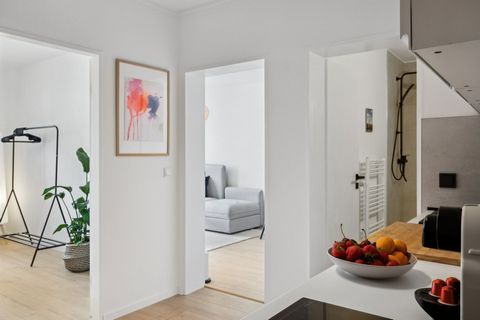 In der Mitte von Wuppertal Elberfeld, im dritten Stock, mit Balkon, Aufzug und Parkplatz, bieten wir unsere neue, stilvolle und schöne Wohnung. Sie besteht aus einem Schlafzimmer (1 Doppelbett) und einem Wohnzimmer (2 Schlafsofas), einer kleinen und ...
